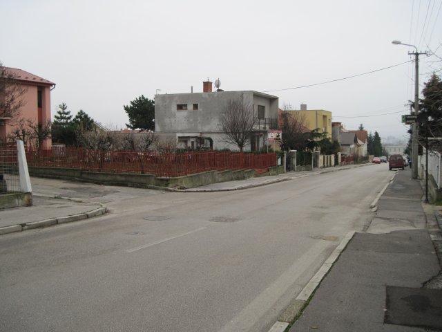 absencia dopravnej značky