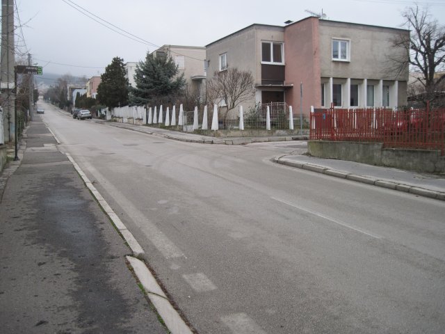 absencia dopravnej značky